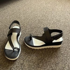 Size 8 Franco Sarto sandals